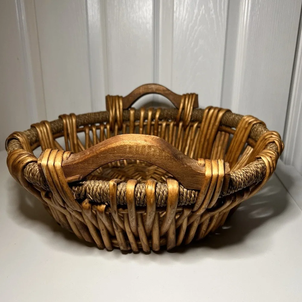 Vtg‎ Woven Wicker or Rattan Basket Wooden Handles 14